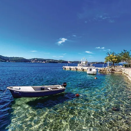 Front In * Supetarska Draga